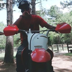 Meet your Posher, Hernandez